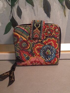Vera Bradley Bright Floral Paisley Compact Zip Around Wallet in Multicolor Slim